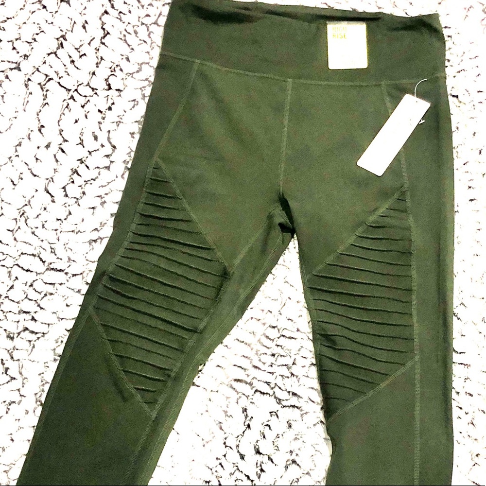 Nannette Lapore 7/8 High Rise Leggings. NWT